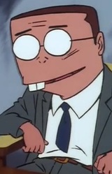 Детектив полиции с выступающими зубами